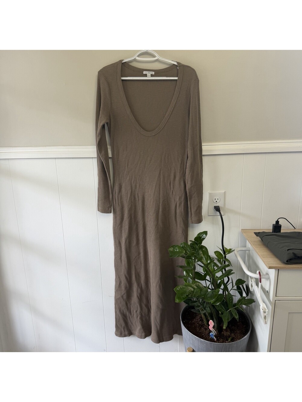 Standard James Perse Scoop Neck Long Sleeve Dress in Fawn Size 3